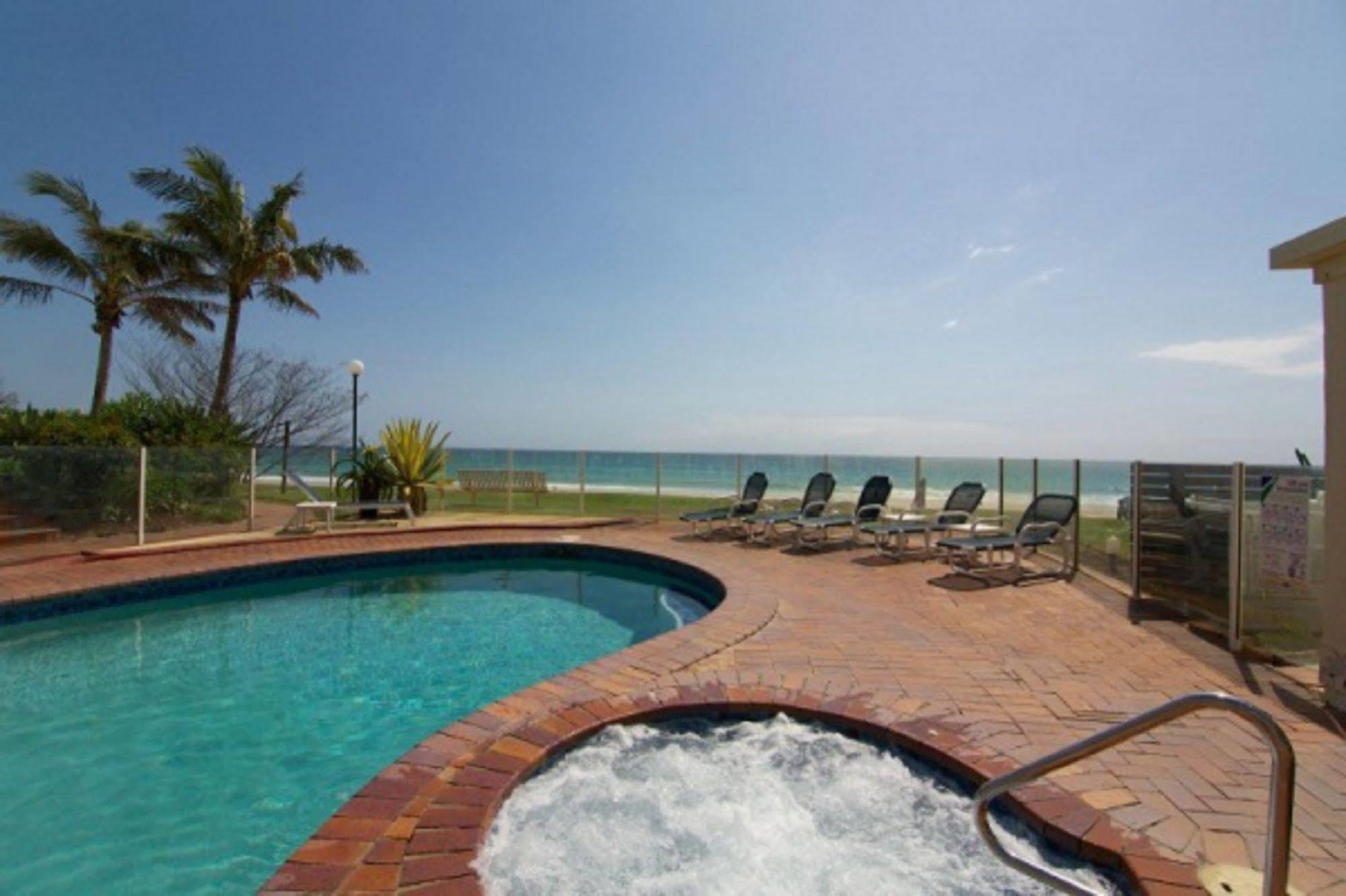 Crystal Beachfront Apartments 黄金海岸 外观 照片